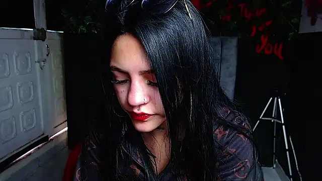 Snapshot of Violettasquirt chatting on 05/11/26, 01:28 Violettasquirt online show from 05/11/26, 01:28