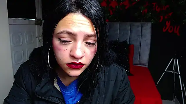 Snapshot of Violettasquirt chatting on 05/14/26, 01:29 Violettasquirt online show from 05/14/26, 01:29