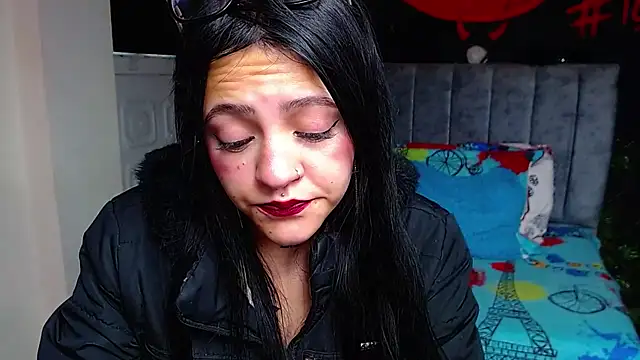 Snapshot of Violettasquirt chatting on 05/23/26, 02:21 Violettasquirt online show from 05/23/26, 02:21