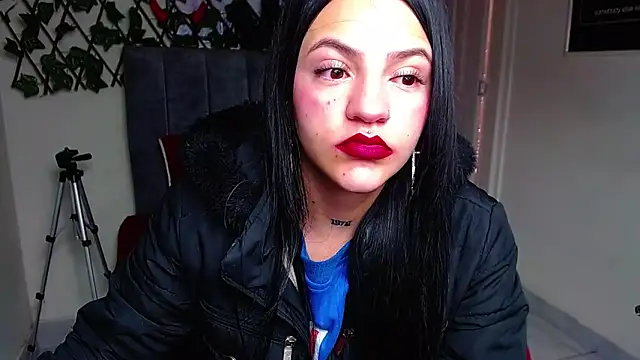 Snapshot of Violettasquirt chatting on 05/27/26, 01:30 Violettasquirt online show from 05/27/26, 01:30