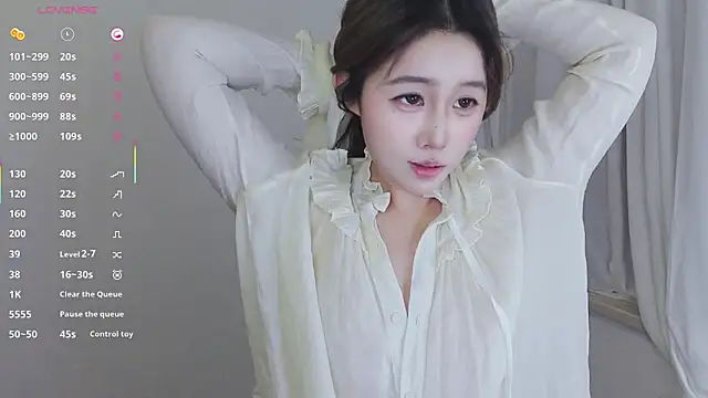 Hazel-11 online show from 03/18/25, 02:15