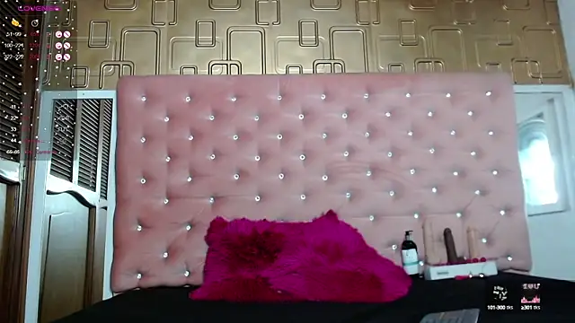 Molly gomez  online show from 03/01/25, 07:37