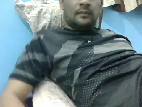 Snapshot of NiceBoy9099 chatting on 12/27/24, 12:34 NiceBoy9099 online show from 12/27/24, 12:34