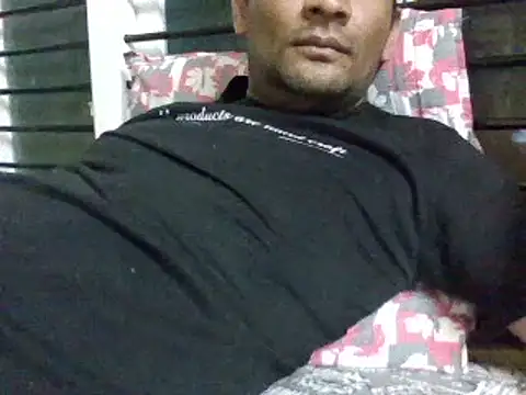 Snapshot of NiceBoy9099 chatting on 01/02/25, 05:39 NiceBoy9099 online show from 01/02/25, 05:39