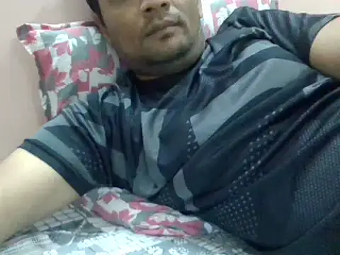 Snapshot of NiceBoy9099 chatting on 01/03/25, 01:03 NiceBoy9099 online show from 01/03/25, 01:03