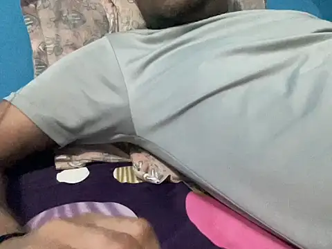 Snapshot of NiceBoy9099 chatting on 09/14/25, 11:31 NiceBoy9099 online show from 09/14/25, 11:31