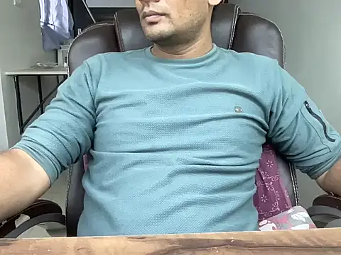 Snapshot of NiceBoy9099 chatting on 10/09/25, 12:36 NiceBoy9099 online show from 10/09/25, 12:36