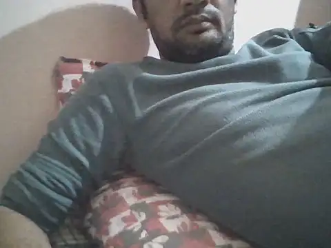 Snapshot of NiceBoy9099 chatting on 10/23/25, 05:01 NiceBoy9099 online show from 10/23/25, 05:01