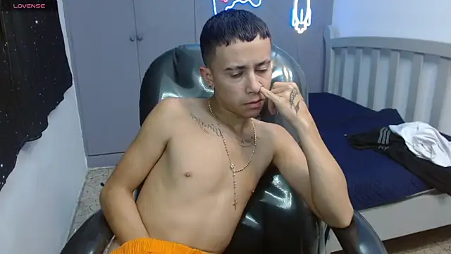 Xavii18 online show from 03/05/25, 07:17