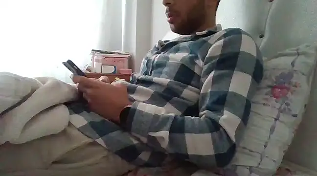 Snapshot of Crazyturko07 chatting on 02/15/25, 06:12 Crazyturko07 online show from 02/15/25, 06:12