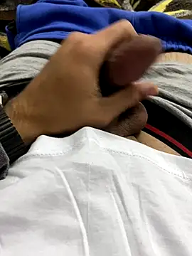 Snapshot of Crazyturko07 chatting on 10/10/25, 04:39 Crazyturko07 online show from 10/10/25, 04:39