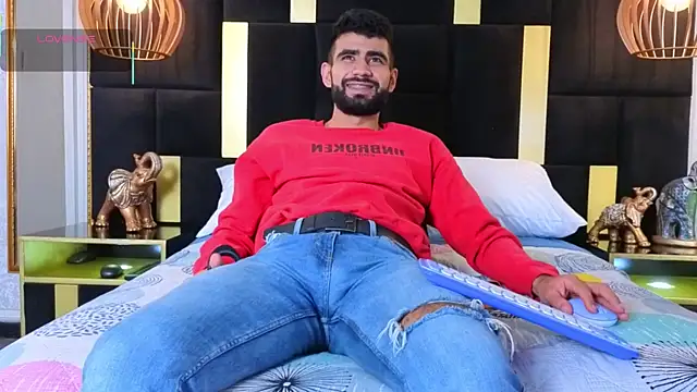 Ethan  Walker online show from 10/08/25, 07:33