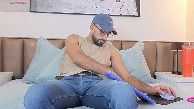 Ethan  Walker online show from 04/01/26, 07:00