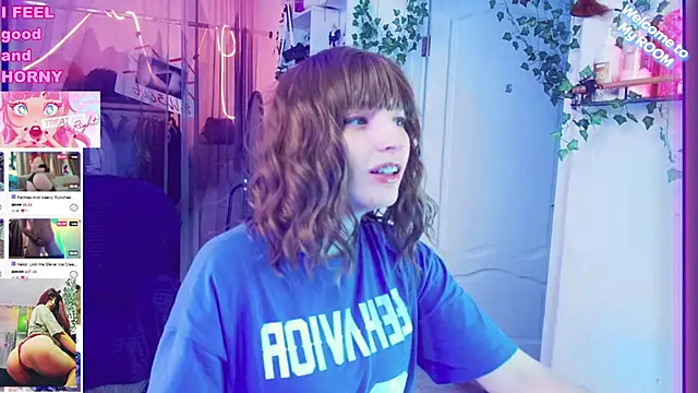 Snapshot of Toxic_Ellies chatting on 12/18/24, 05:00 Toxic Ellies online show from 12/18/24, 05:00