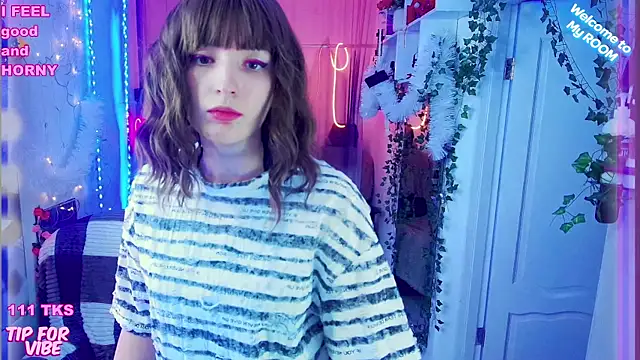 Snapshot of Toxic_Ellies chatting on 12/21/24, 01:32 Toxic Ellies online show from 12/21/24, 01:32