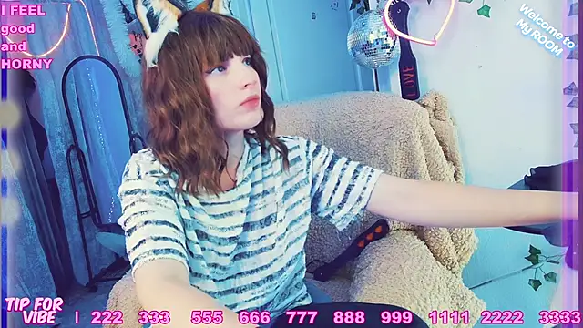 Snapshot of Toxic_Ellies chatting on 12/27/24, 04:21 Toxic Ellies online show from 12/27/24, 04:21