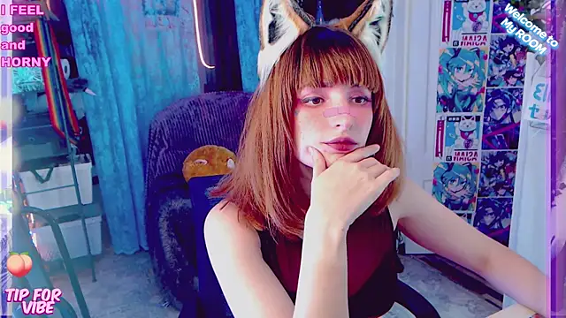 Snapshot of Toxic_Ellies chatting on 02/05/25, 01:33 Toxic Ellies online show from 02/05/25, 01:33