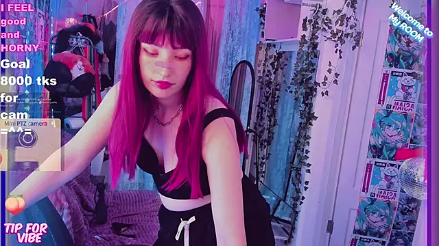 Snapshot of Toxic_Ellies chatting on 02/07/25, 05:29 Toxic Ellies online show from 02/07/25, 05:29