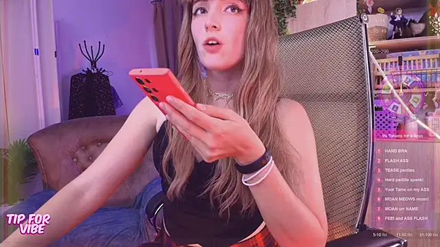 Snapshot of Toxic_Ellies chatting on 09/14/25, 02:16 Toxic Ellies online show from 09/14/25, 02:16