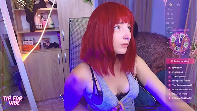 Snapshot of Toxic_Ellies chatting on 09/19/25, 03:34 Toxic Ellies online show from 09/19/25, 03:34