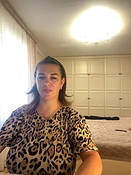 Snapshot of Dina0908 chatting on 10/27/25, 11:03 Dina0908 online show from 10/27/25, 11:03