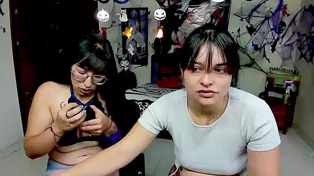 Snapshot of jeyloveebony chatting on 10/28/25, 01:36 jeyloveebony online show from 10/28/25, 01:36