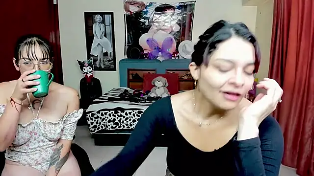 Snapshot of jeyloveebony chatting on 11/06/25, 01:45 jeyloveebony online show from 11/06/25, 01:45