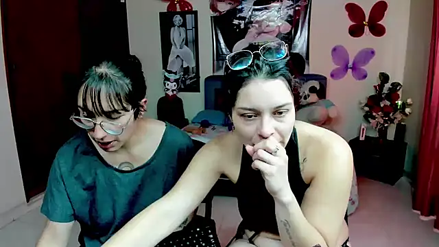 Snapshot of jeyloveebony chatting on 11/25/25, 01:44 jeyloveebony online show from 11/25/25, 01:44