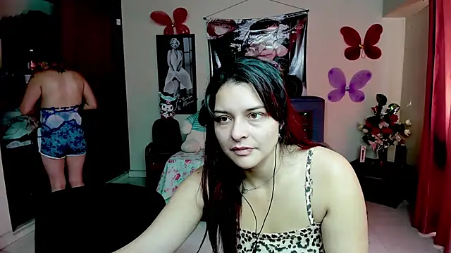 Snapshot of jeyloveebony chatting on 11/26/25, 01:34 jeyloveebony online show from 11/26/25, 01:34