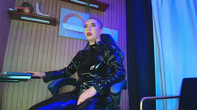 Snapshot of Camila_Chainn chatting on 10/29/25, 06:37 Camila Chainn online show from 10/29/25, 06:37