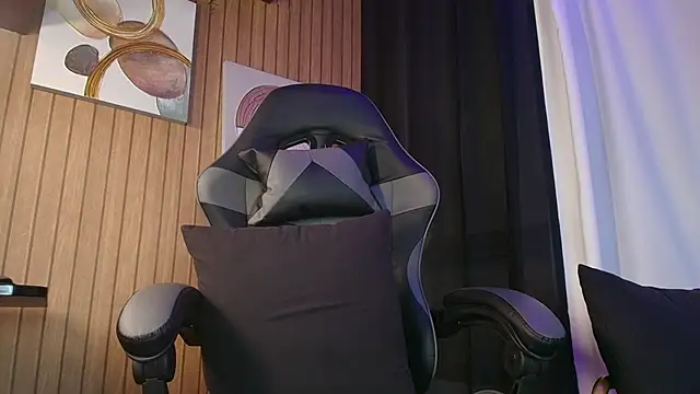 Snapshot of Camila_Chainn chatting on 12/17/25, 07:14 Camila Chainn online show from 12/17/25, 07:14