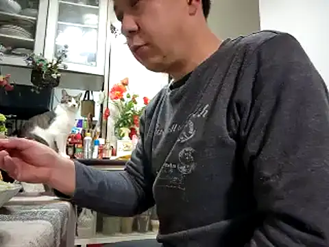 Snapshot of 07YUKIO chatting on 03/12/25, 10:26 07YUKIO online show from 03/12/25, 10:26