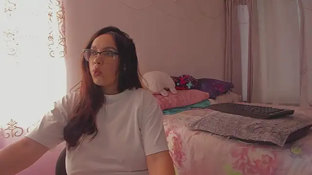 HARLEYNAPIER online show from 02/23/26, 09:45