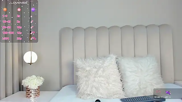 Snapshot of atenea_roberts chatting on 02/05/25, 12:53 atenea roberts online show from 02/05/25, 12:53