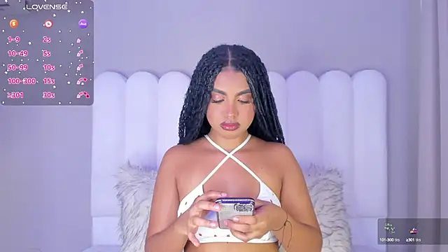 Snapshot of atenea_roberts chatting on 09/18/25, 03:14 atenea roberts online show from 09/18/25, 03:14