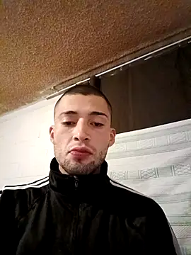 Snapshot of Suggarwhite18CM chatting on 10/13/25, 05:07 Suggarwhite18CM online show from 10/13/25, 05:07