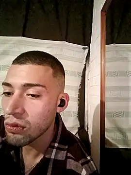 Snapshot of Suggarwhite18CM chatting on 11/01/25, 06:37 Suggarwhite18CM online show from 11/01/25, 06:37