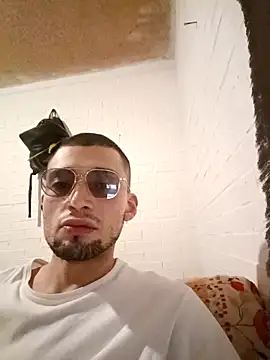 Snapshot of Suggarwhite18CM chatting on 11/10/25, 07:51 Suggarwhite18CM online show from 11/10/25, 07:51