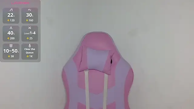 Snapshot of yulissa18 chatting on 11/22/25, 09:25 yulissa18 online show from 11/22/25, 09:25