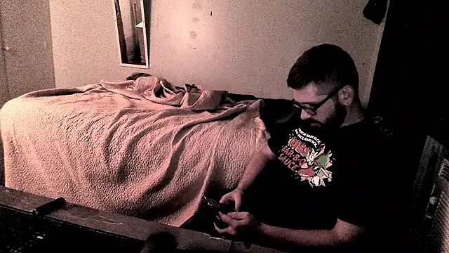 Snapshot of Brobun4fun chatting on 11/23/25, 01:05 Brobun4fun online show from 11/23/25, 01:05