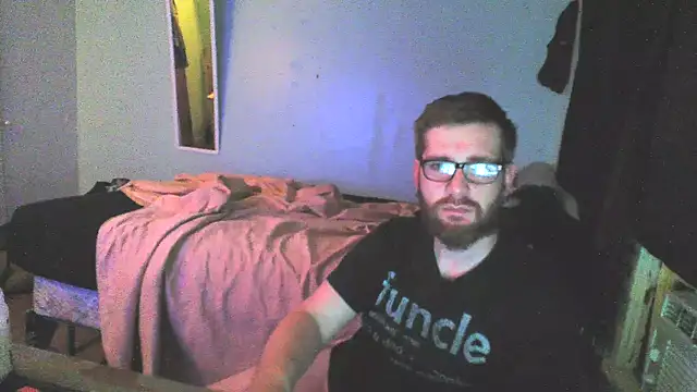 Snapshot of Brobun4fun chatting on 12/17/25, 08:53 Brobun4fun online show from 12/17/25, 08:53