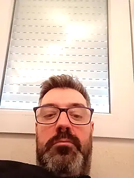 Snapshot of pana1978loco chatting on 11/15/25, 08:33 pana1978loco online show from 11/15/25, 08:33