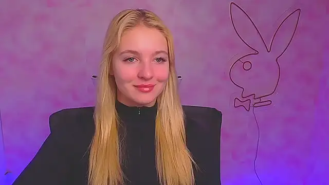 Snapshot of Milka_kiss_ chatting on 12/14/24, 06:56 Milka kiss  online show from 12/14/24, 06:56