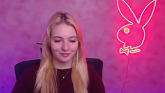 Snapshot of Milka_kiss_ chatting on 02/06/25, 10:04 Milka kiss  online show from 02/06/25, 10:04