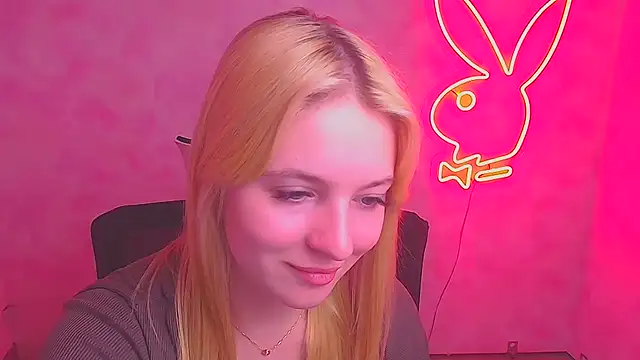 Snapshot of Milka_kiss_ chatting on 02/11/25, 10:37 Milka kiss  online show from 02/11/25, 10:37