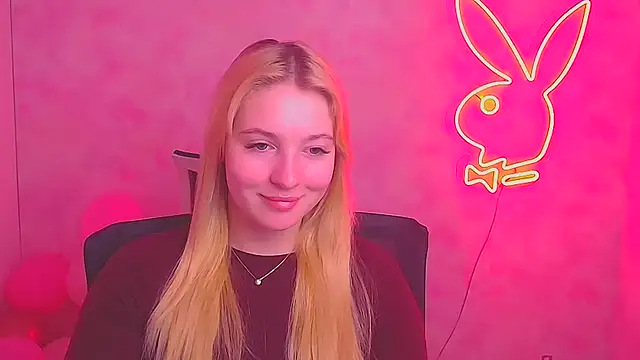 Snapshot of Milka_kiss_ chatting on 02/24/25, 12:37 Milka kiss  online show from 02/24/25, 12:37