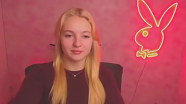 Snapshot of Milka_kiss_ chatting on 03/06/25, 06:52 Milka kiss  online show from 03/06/25, 06:52