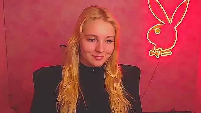 Snapshot of Milka_kiss_ chatting on 03/16/25, 09:49 Milka kiss  online show from 03/16/25, 09:49