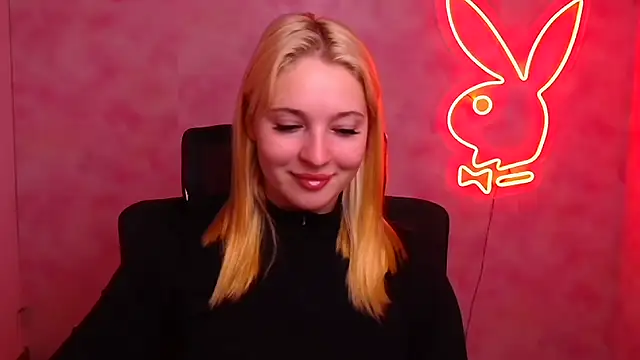 Snapshot of Milka_kiss_ chatting on 10/04/25, 11:41 Milka kiss  online show from 10/04/25, 11:41