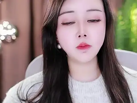 Qiaoqiao  online show from 02/13/25, 08:59